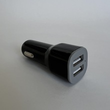 Зарядное устройство в прикуриватель, 2 слота USB